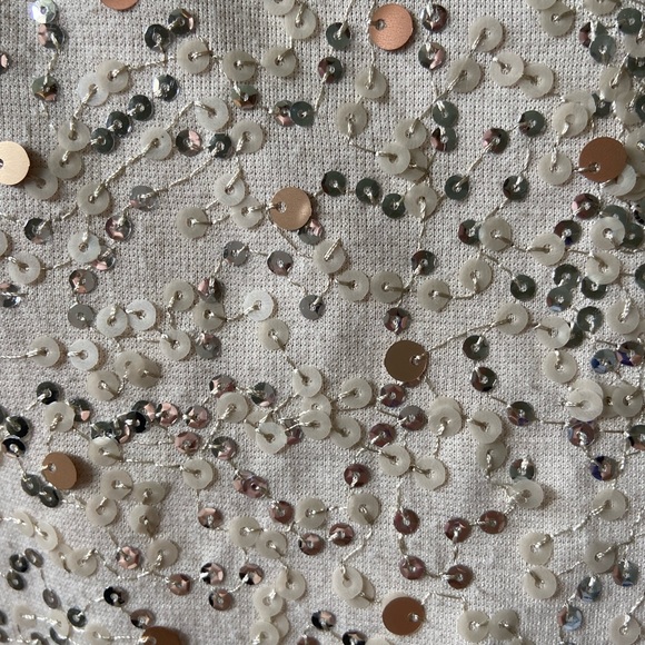 Cream mini skirt with gold/champagne sequins - Picture 3 of 3